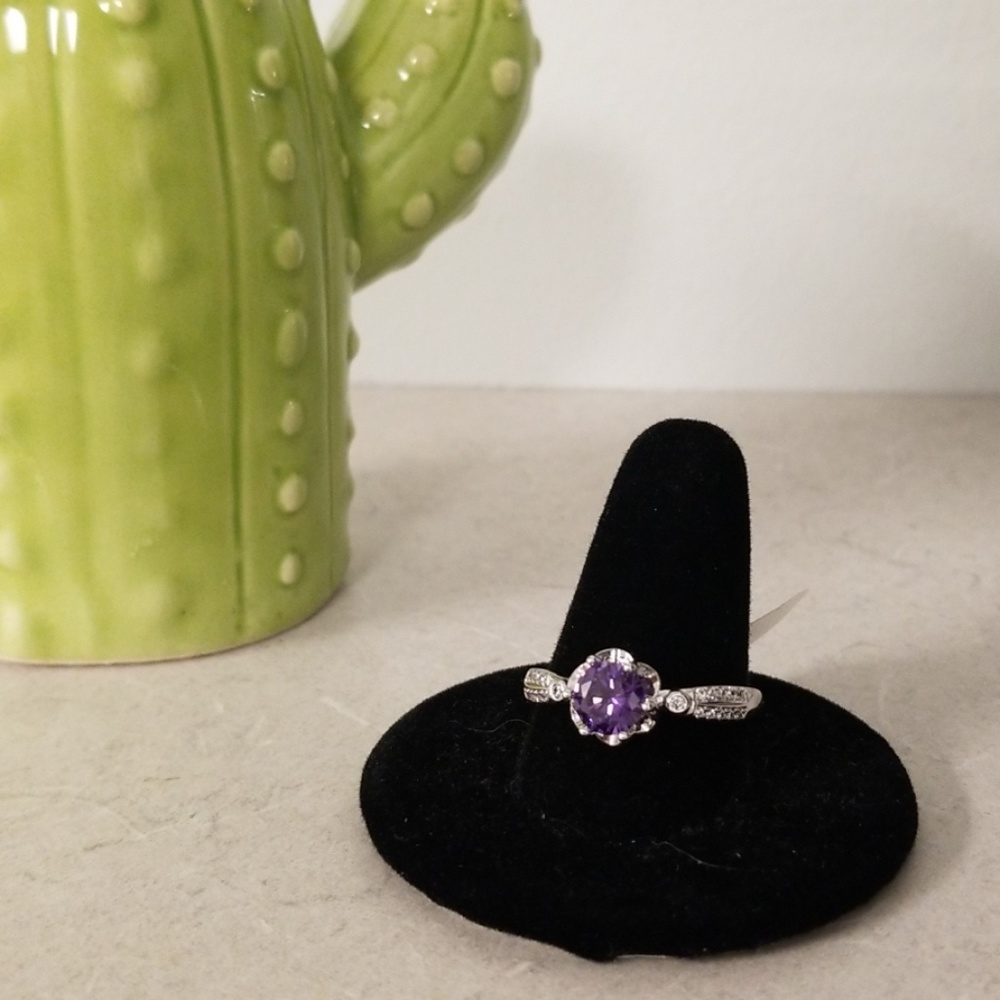 Size 10 Beautiful Jewel Ring